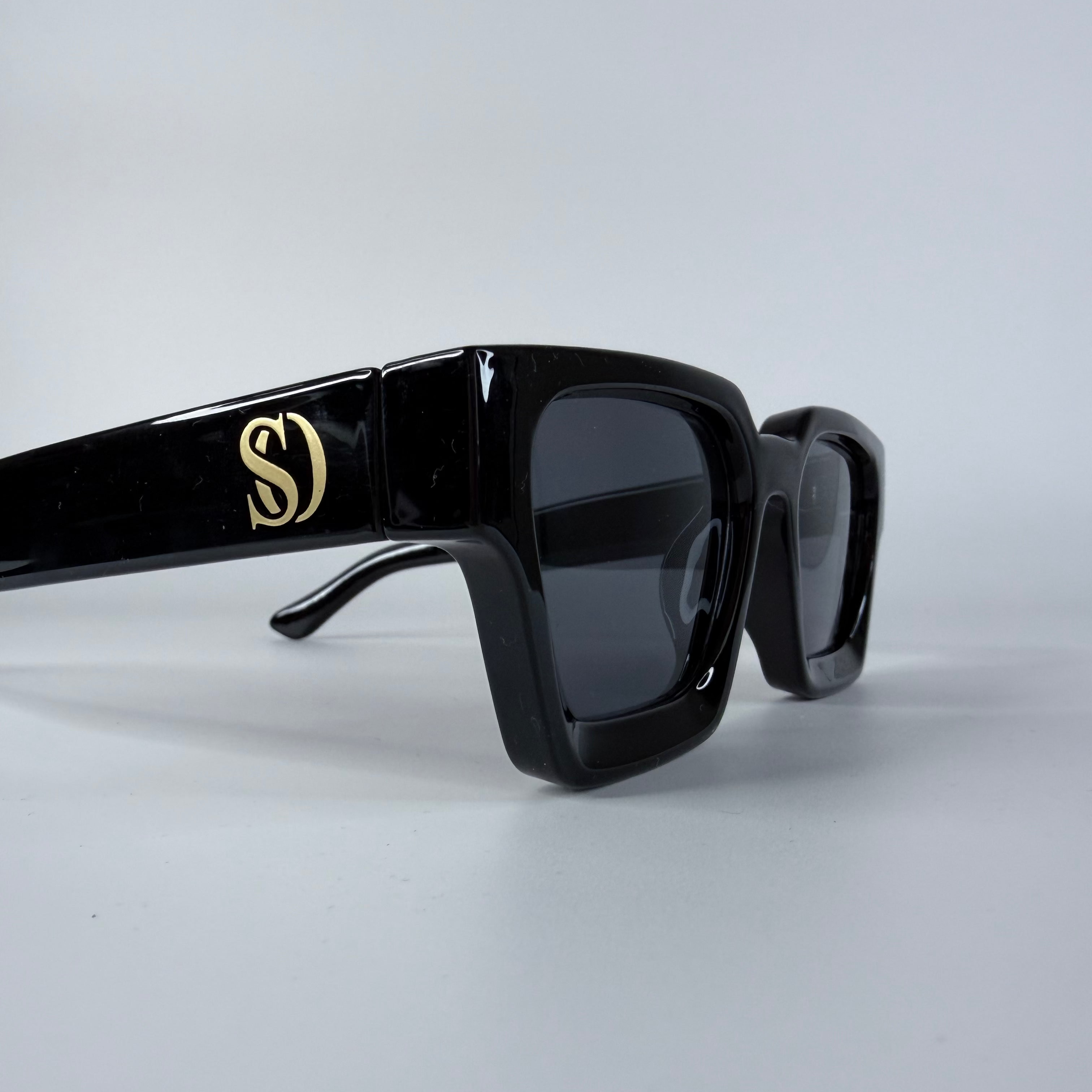Black olympe
